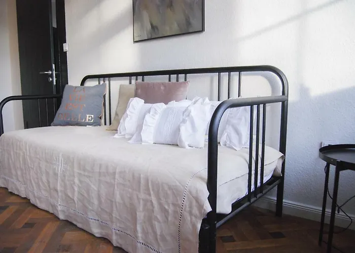 Apartamento Alte Schule Gaestehaus - The Principal's